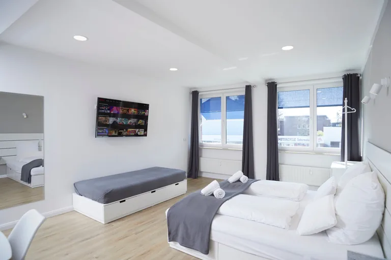 Apartment 4 Photo 4
