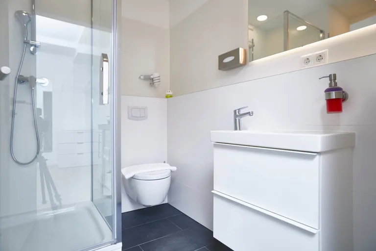 Apartment 6 Photo 5